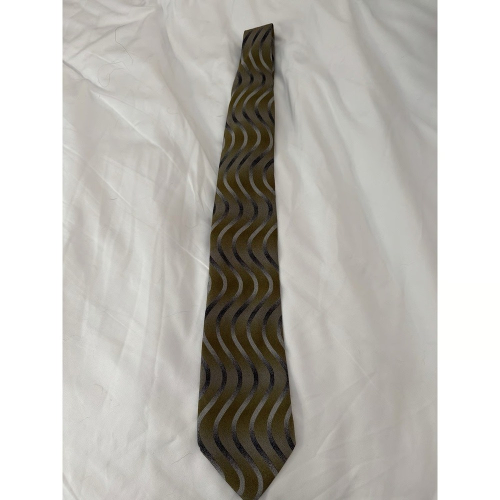 Von Furstenberg 100% Silk Wave Pattern Neck Tie Made In Italy